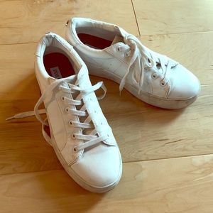 Steve Madden Sneakers.